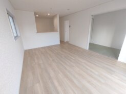 家族が自然に集りそうな広さが魅力のＬＤＫ。
