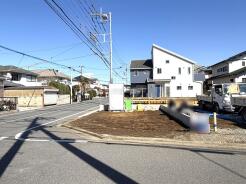 建築中ですが、同じグレードの完成済み建物を参考にご覧になることもできます。現地より最寄りの物件をご案内しますので、お気軽にご要望をお聞かせください。
