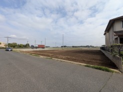 南道路と十分な奥行きを生かし、プライベート性の高い間取りをご提案します。
