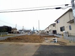 1号棟 基礎から完成済みの住まいまで、各工程をご確認いただけます。
