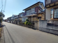 南東道路に面した、陽当たり良好な物件です。
