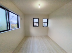 この部屋だれの部屋にしようかな、なんて会話を現地で楽しんでください。
