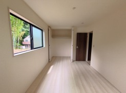 子供部屋には丁度良い洋室。
