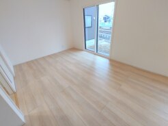 4号棟 ご家族みんながゆったりくつろげる広々リビング。
