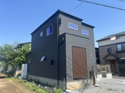 閑静な住宅地で、小さなお子様がいるご家族にも安心。
