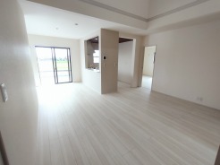 開放的なこの空間がお客様をお出迎えします。ＬＤＫは19.5帖。
