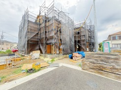 今なら建築中の住まいをご覧いただけます。構造体の質問もお気軽に。
