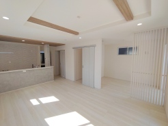 リビングは家具の配置も思いのまま。自由度が高い設計です。
