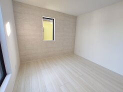 たっぷりの陽光と、心地よい風が舞い込みます。

