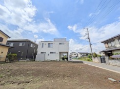 閑静な住宅地で、小さなお子様がいるご家族にも安心。