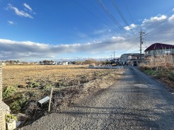 幅員こそやや狭くても、その分交通量が少なくて安心。
