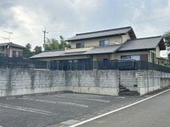 閑静な住宅地で、小さなお子様がいるご家族にも安心。
