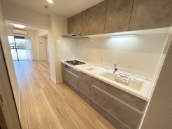 快適な新生活を迎えられそうな、新品のキッチンです。
