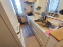 料理をしながらでも、ご家族との会話を楽しめる対面キッチン。
