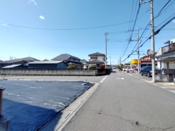 閑静な住宅地で、小さなお子様がいるご家族にも安心。
