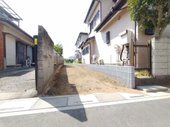 閑静な住宅地で、小さなお子様がいるご家族にも安心。
