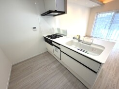 料理をしながらでも、ご家族との会話を楽しめる対面キッチン。
