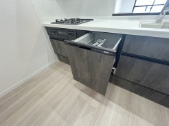 食器洗乾燥機付き、忙しい生活をサポートします。
