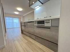 快適な新生活を迎えられそうな、新品のキッチンです。
