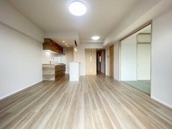 快適性とゆとりをデザインした広々リビング
