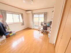 南向きバルコニーでお洗濯ものはいつもカラッと乾きます。
