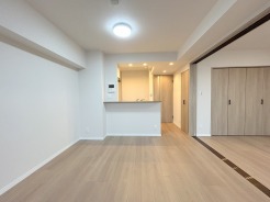 快適性とゆとりをデザインした広々したリビング
