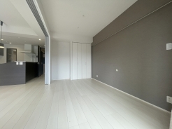 広々バルコニーから、たっぷり太陽の恵みが得られます。
