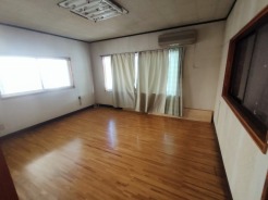 たっぷりの陽光に包まれる明るい住まいが、ここにあります。
