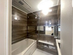 ユニットバスも新規交換。キレイなお風呂で疲れをリフレッシュ。
