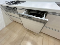 食器洗乾燥機付き、忙しい生活をサポートします。
