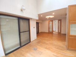 ご家族みんながゆったりくつろげる広々リビング。
