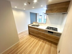 新品のシステムキッチンは気持ちがいいですね