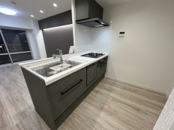 対面キッチンがご家族の温かい時間を演出。
