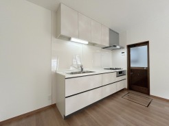 快適な新生活を迎えられそうな、新品のキッチンです。
