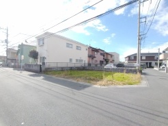 風通し・日当たりに優れる角地。開放感をお楽しみください。
