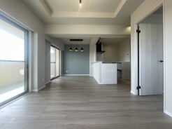 ご家族みんながゆったりくつろげる広々リビング。
