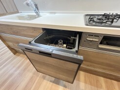 食器洗乾燥機付き、忙しい生活をサポートします。
