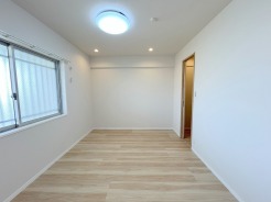 WICに面したお部屋、通常の洋室より使い勝手に優れます。
