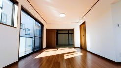 朝から日差しいっぱい、 早起きしたくなるＬＤＫ。
