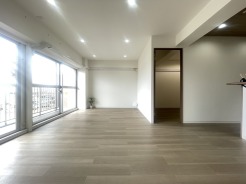 ご家族みんながゆったりくつろげる広々リビング。
