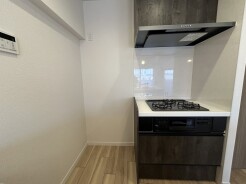 ３口のガスコンロで、お料理はよりスピーディーに。
