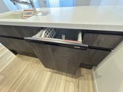 食器洗乾燥機付き、忙しい生活をサポートします。
