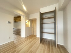 リビングは家具の配置も思いのまま。自由度が高い設計です。
