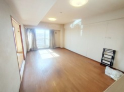 南側に大きな窓を配置、明るいリビングが出来ました。
