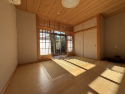 太陽の恵みを感じる、温もりと明るさにあふれたお部屋。
