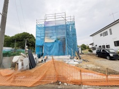 今なら建築中の住まいをご覧いただけます。構造体の質問もお気軽に。
