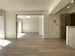 リビングは家具の配置も思いのまま。自由度が高い設計です。
