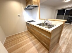 カウンターからはリビングが広く見渡せ、ご家族とのコミュニケーションも弾みます。
