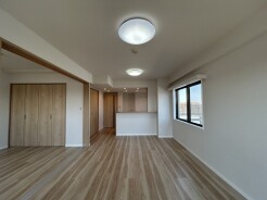 開放的なこの空間がお客様をお出迎えします。