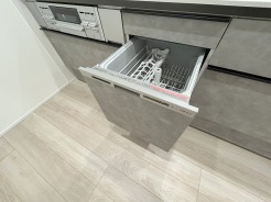 食器洗乾燥機付き、忙しい生活をサポートします。